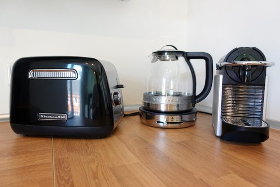 Toaster, Wasserkocher, Nespresso Maschine
