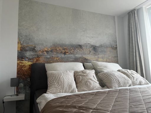Schlafzimmer mit King Size Box Spring Bett 1,80 x 2,00 m